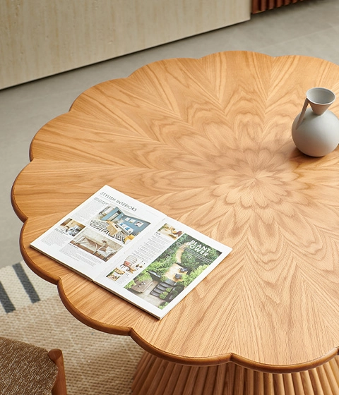 How to Select a Practical and Elegant Dining Set for Small Homes?