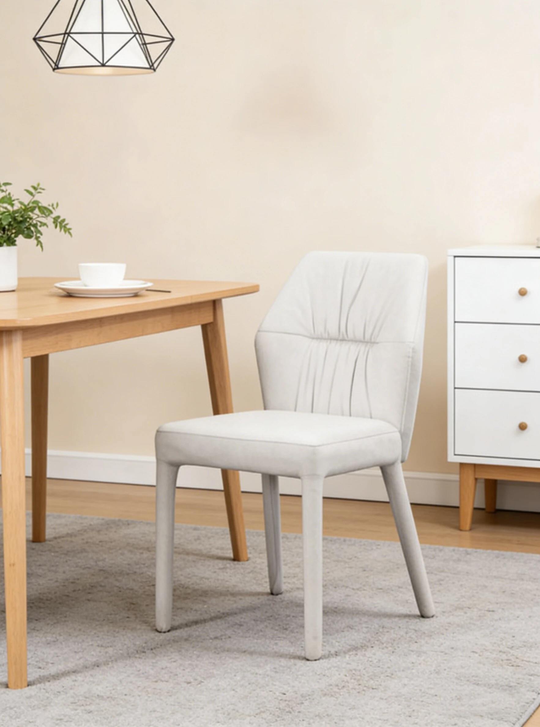 Custom Options for Middle East High-End Retail & Hospitality Importers